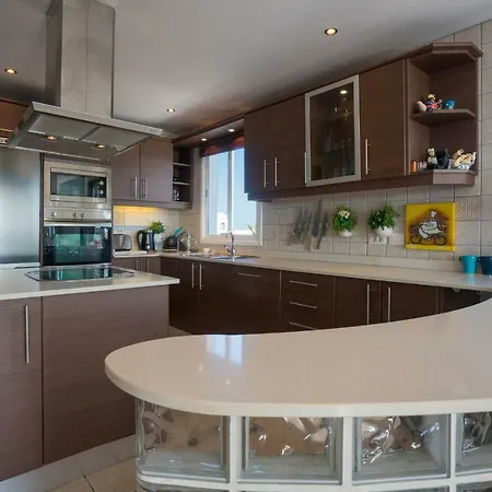 Perfect Penthouse With Stunning Sea & Mountain Views