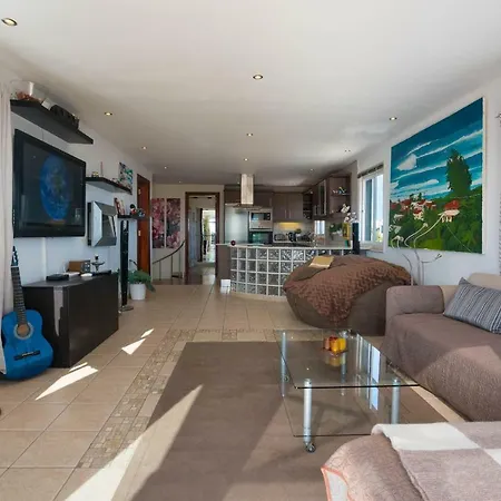 Appartement Perfect Penthouse With Stunning Sea & Mountain Views