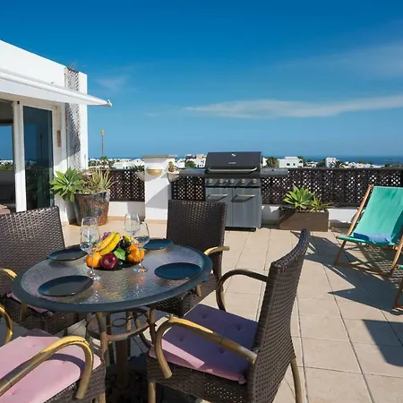 Perfect Penthouse With Stunning Sea & Mountain Views Appartement